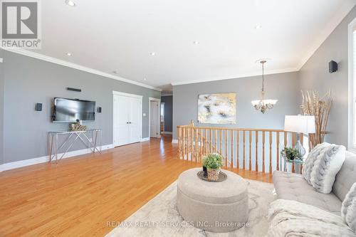 5 Farina Drive, Brampton, ON - Indoor Photo Showing Living Room