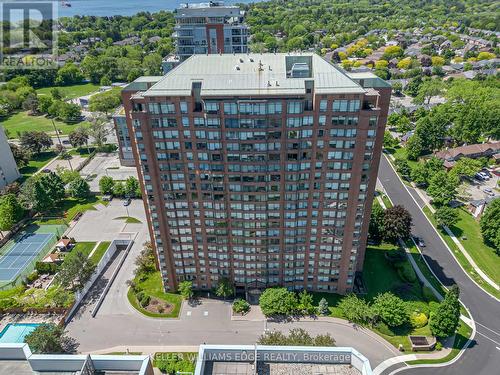 1702 - 1270 Maple Crossing Boulevard, Burlington, ON - Outdoor With View