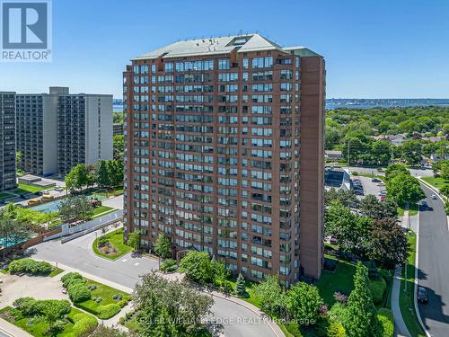 1702 - 1270 Maple Crossing Boulevard, Burlington, ON - Outdoor With Facade