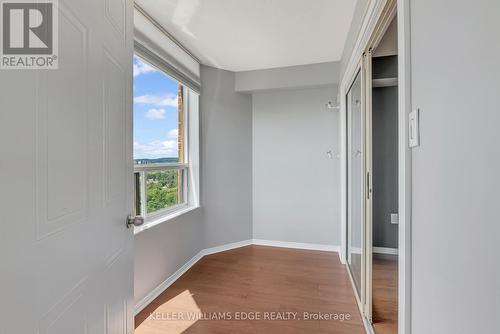 1702 - 1270 Maple Crossing Boulevard, Burlington, ON - Indoor Photo Showing Other Room