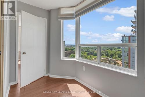 1702 - 1270 Maple Crossing Boulevard, Burlington, ON - Indoor Photo Showing Other Room