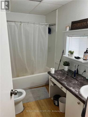 76 Troy Street, Mississauga, ON - Indoor Photo Showing Bathroom