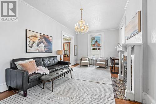 209 Centre Street N, Greater Napanee, ON - Indoor Photo Showing Living Room