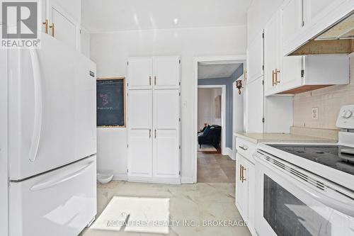 209 Centre Street N, Greater Napanee, ON - Indoor Photo Showing Kitchen