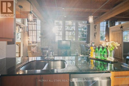 113 - 543 Timothy Street, Newmarket, ON - Indoor Photo Showing Kitchen With Double Sink