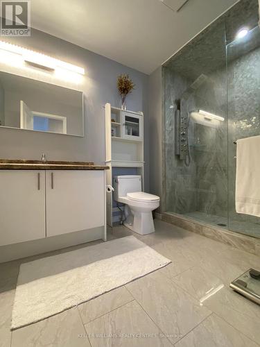 298 Lauderdale Drive, Vaughan, ON - Indoor Photo Showing Bathroom