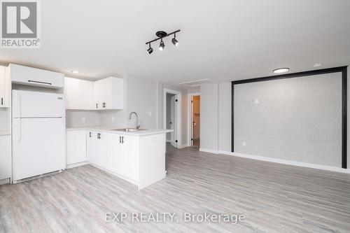 9 Gunn Street, Barrie, ON - Indoor Photo Showing Kitchen