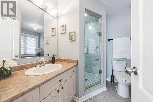 939 Mcduffe Crescent, Milton, ON - Indoor Photo Showing Bathroom