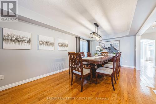 939 Mcduffe Crescent, Milton, ON - Indoor Photo Showing Dining Room