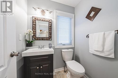 939 Mcduffe Crescent, Milton, ON - Indoor Photo Showing Bathroom