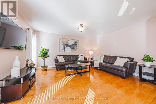 939 Mcduffe Crescent, Milton, ON - Indoor Photo Showing Living Room