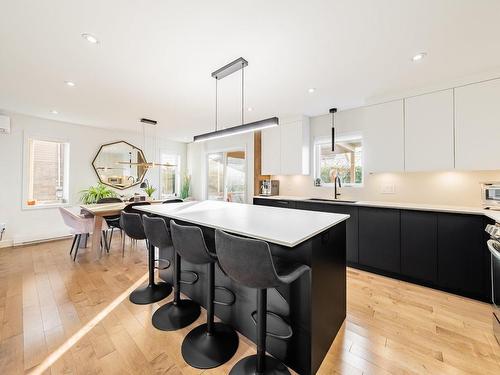 Kitchen - 3620 Rue Du Tamaris, Saint-Bruno-De-Montarville, QC - Indoor Photo Showing Kitchen With Upgraded Kitchen