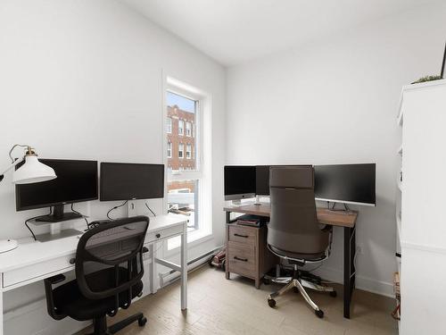 Bedroom - 306-7237 Rue St-Hubert, Montréal (Villeray/Saint-Michel/Parc-Extension), QC - Indoor Photo Showing Office