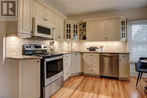 117 Levesque Street, Sudbury, ON - Indoor Photo Showing Kitchen With Upgraded Kitchen