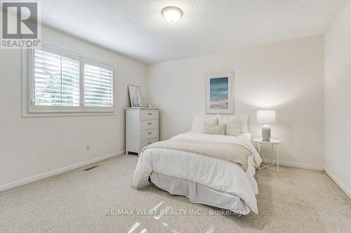 817 Damien Way, Mississauga, ON - Indoor Photo Showing Bedroom