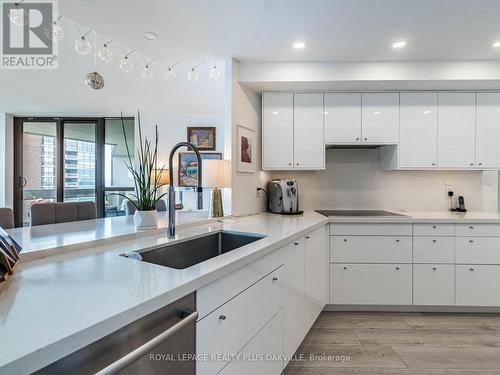 2310 - 2000 Islington Avenue, Toronto, ON - Indoor Photo Showing Kitchen