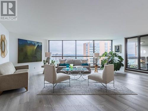 2310 - 2000 Islington Avenue, Toronto, ON - Indoor Photo Showing Living Room