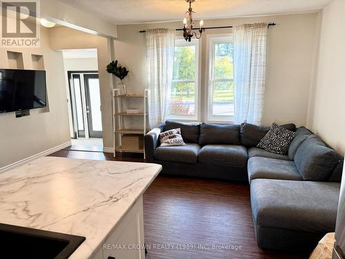 58 Riverside Drive, Kapuskasing, ON - Indoor Photo Showing Living Room