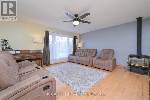 130 Franklyn Street, Shelburne, ON - Indoor Photo Showing Living Room With Fireplace