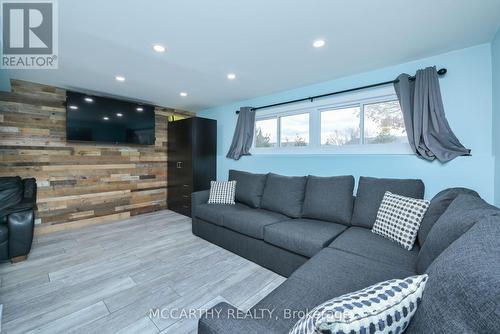 130 Franklyn Street, Shelburne, ON - Indoor Photo Showing Living Room