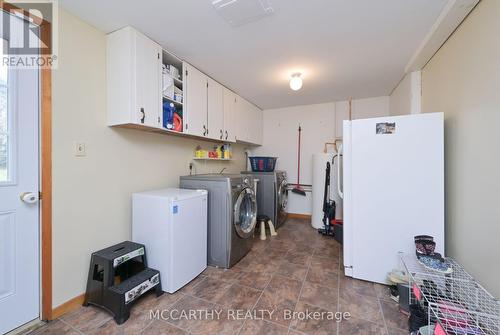 130 Franklyn Street, Shelburne, ON - Indoor Photo Showing Laundry Room