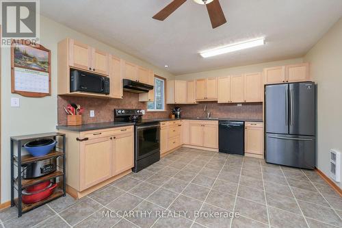 130 Franklyn Street, Shelburne, ON - Indoor Photo Showing Kitchen