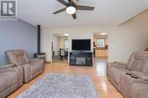 130 Franklyn Street, Shelburne, ON - Indoor Photo Showing Living Room