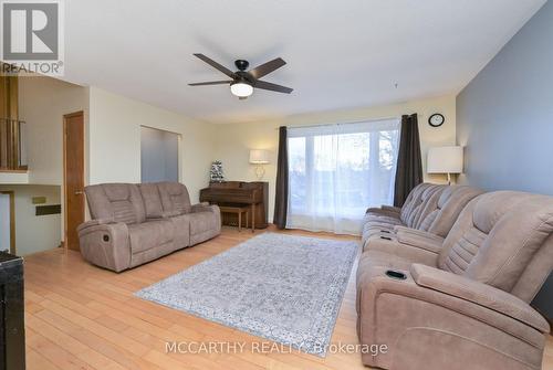 130 Franklyn Street, Shelburne, ON - Indoor Photo Showing Living Room