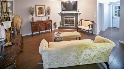 15 Turquoise Court, Chatham-Kent, ON - Indoor Photo Showing Living Room With Fireplace