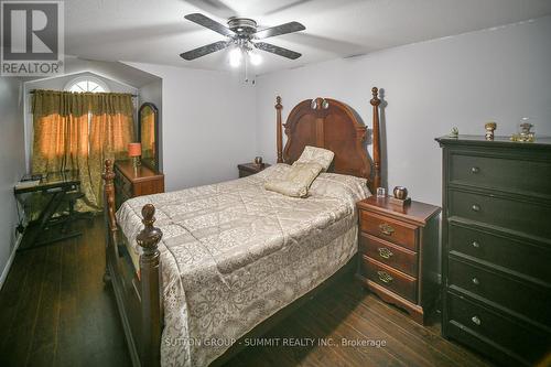 15 Turquoise Court, Chatham-Kent, ON - Indoor Photo Showing Bedroom