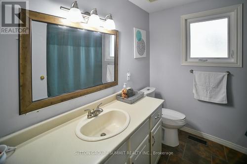 15 Turquoise Court, Chatham-Kent, ON - Indoor Photo Showing Bathroom