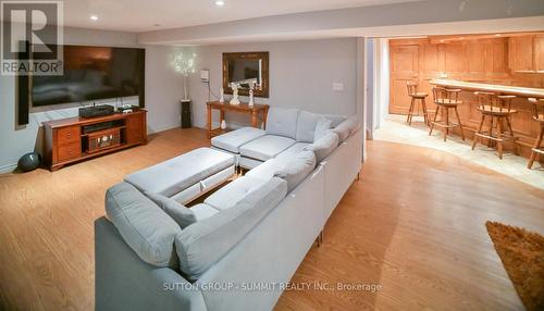 15 Turquoise Court, Chatham-Kent, ON - Indoor Photo Showing Living Room