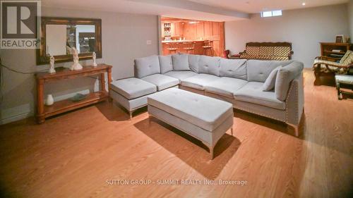 15 Turquoise Court, Chatham-Kent, ON - Indoor Photo Showing Living Room