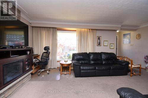 152 West 4Th Street, Hamilton, ON - Indoor Photo Showing Living Room