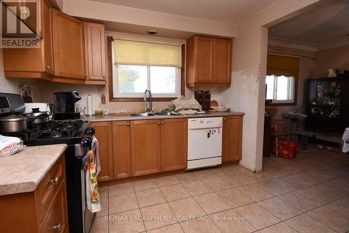 152 West 4Th Street, Hamilton, ON - Indoor Photo Showing Kitchen With Double Sink