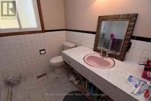 152 West 4Th Street, Hamilton, ON - Indoor Photo Showing Bathroom