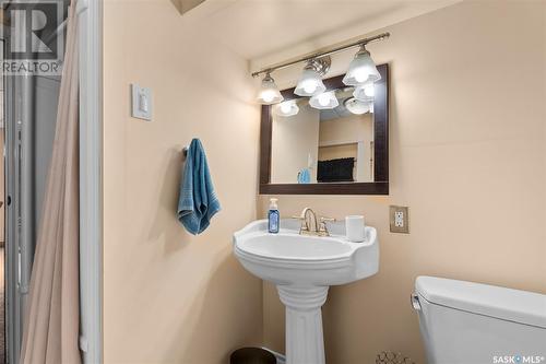 1619 Pascoe Crescent, Moose Jaw, SK - Indoor Photo Showing Bathroom