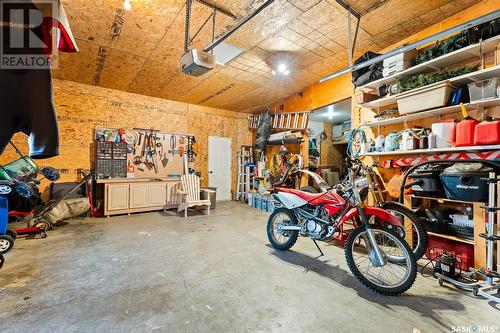 1619 Pascoe Crescent, Moose Jaw, SK - Indoor Photo Showing Garage