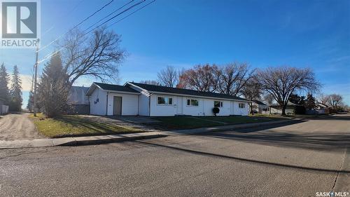 A & B 892 111Th Street, North Battleford, SK - Outdoor With Facade