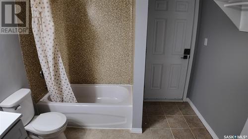 A & B 892 111Th Street, North Battleford, SK - Indoor Photo Showing Bathroom