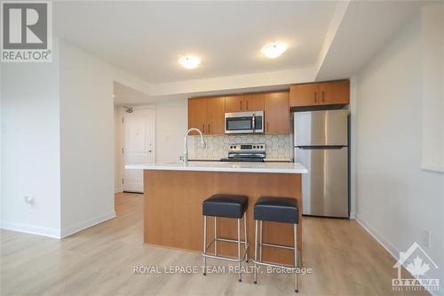 D - 512 Decoeur Drive, Ottawa, ON - Indoor Photo Showing Kitchen With Stainless Steel Kitchen