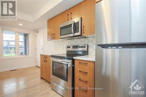 D - 512 Decoeur Drive, Ottawa, ON - Indoor Photo Showing Kitchen With Stainless Steel Kitchen