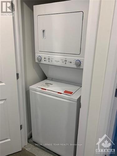 D - 512 Decoeur Drive, Ottawa, ON - Indoor Photo Showing Laundry Room