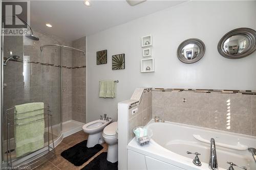 300 1St Street E, Owen Sound, ON - Indoor Photo Showing Bathroom