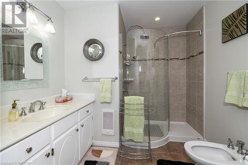 300 1St Street E, Owen Sound, ON - Indoor Photo Showing Bathroom