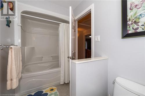 300 1St Street E, Owen Sound, ON - Indoor Photo Showing Bathroom