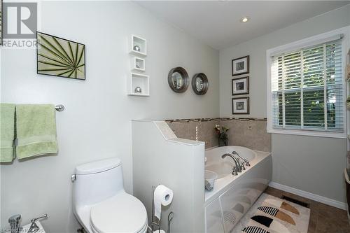 300 1St Street E, Owen Sound, ON - Indoor Photo Showing Bathroom