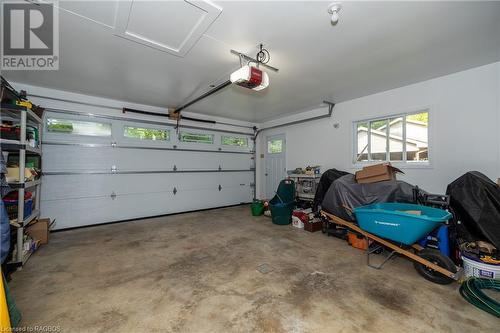 300 1St Street E, Owen Sound, ON - Indoor Photo Showing Garage