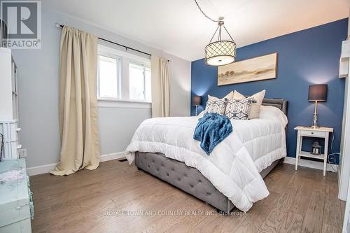 229 Pleasant Point Road, Kawartha Lakes (Lindsay), ON - Indoor Photo Showing Bedroom