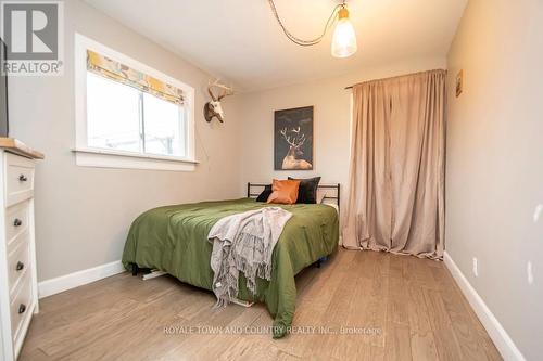 229 Pleasant Point Road, Kawartha Lakes (Lindsay), ON - Indoor Photo Showing Bedroom